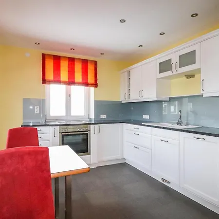 Mit Pool St Koloman 度假居 *