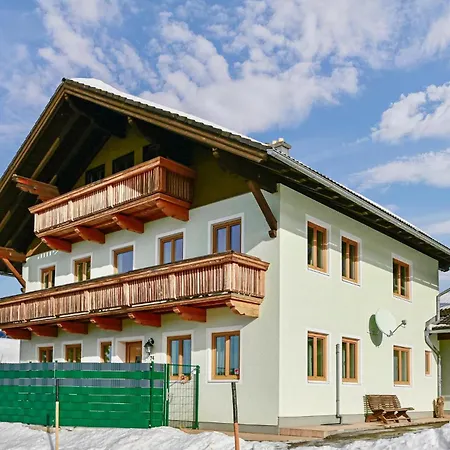 Mit Pool St Koloman 度假居